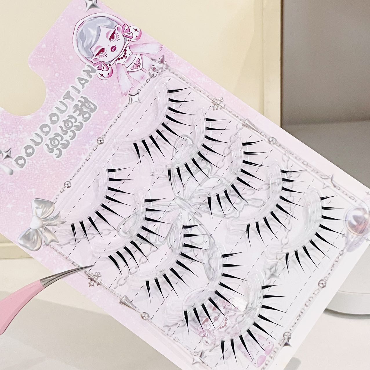 Doudoutian Wet Look Spiky Full - Anime Cosplay Lashes recension och pris