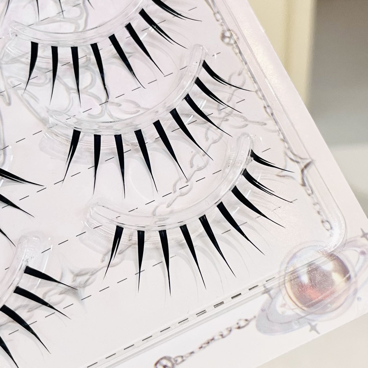 Doudoutian Wet Look Spiky Full - Anime Cosplay Lashes recension och pris