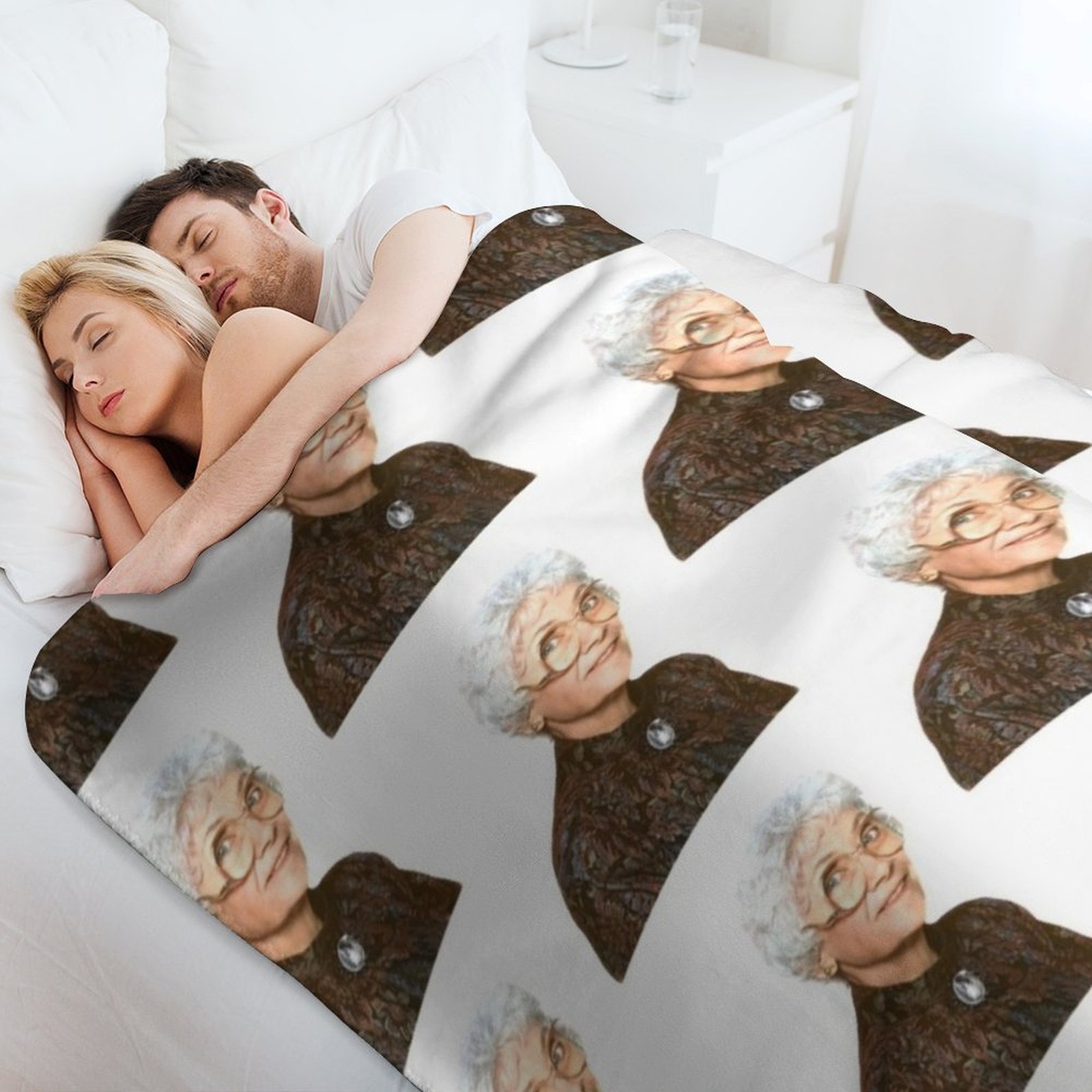 Sophia Petrillo Throw Blanket  - Anime Cosplay Idea recension och pris